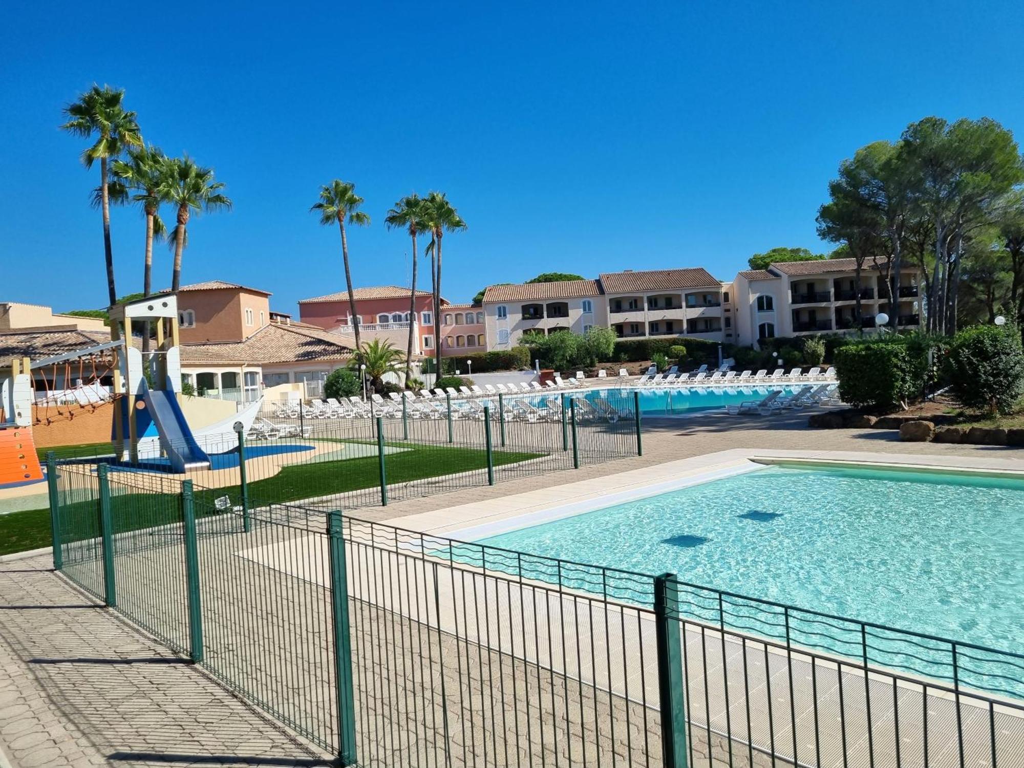 Studio 4P Vue Piscine St Raphael Valescure - Au Coeur Des Golfs Saint-Raphaël Kültér fotó
