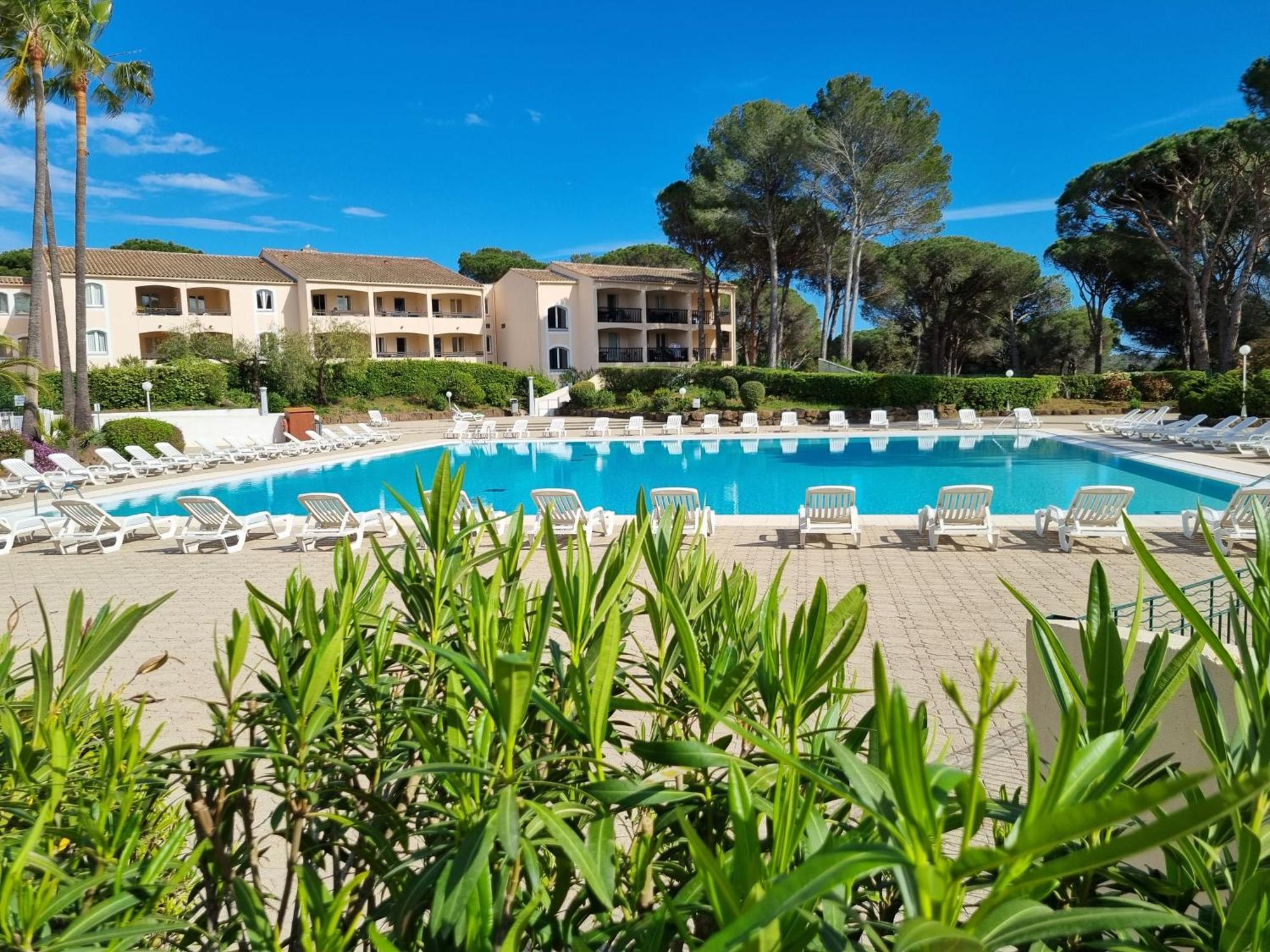 Studio 4P Vue Piscine St Raphael Valescure - Au Coeur Des Golfs Saint-Raphaël Kültér fotó